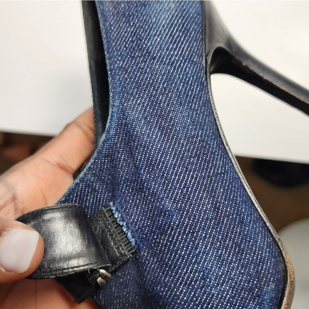 Stuart Weitzman  - Picture 11 of 13